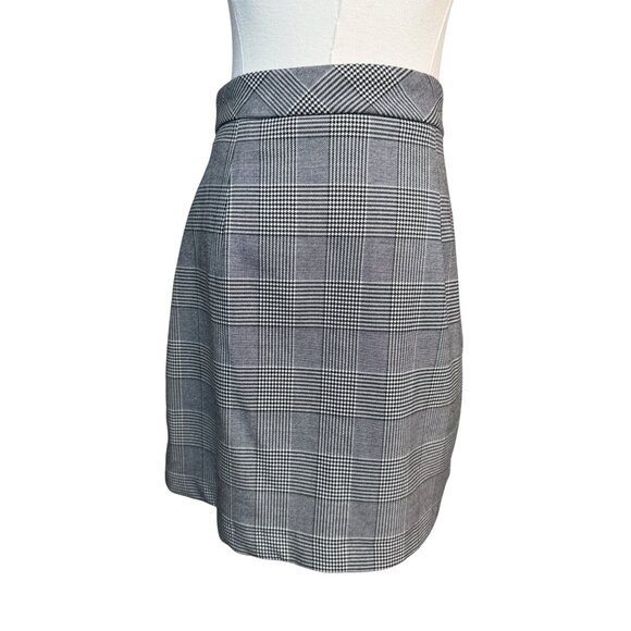 2/$30 ZARA XS Black & White Plaid Skirt Button Details - Picture 7 of 13